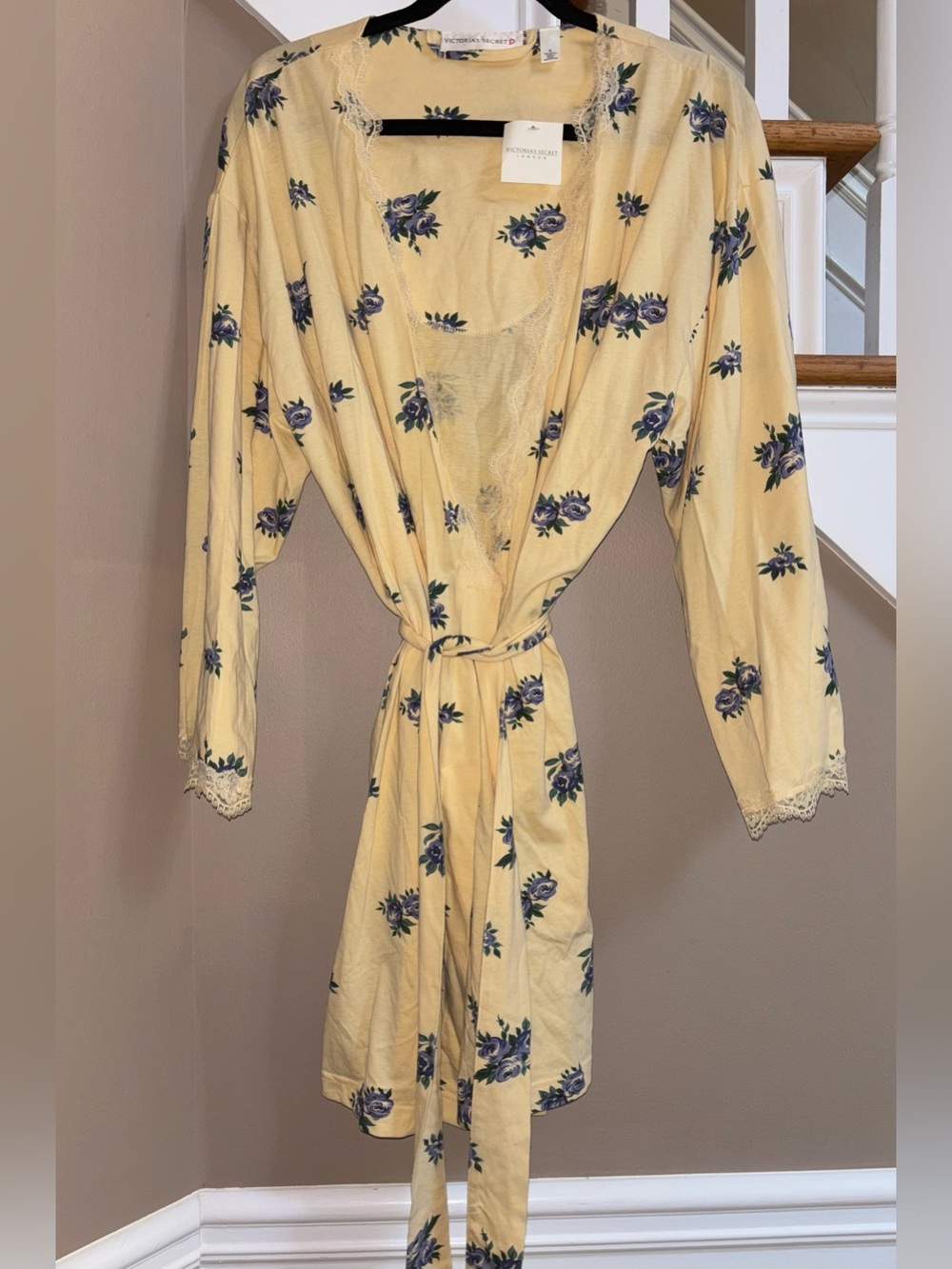 Vintage Victoriaās Secret Floral Lace Robe 90s Y2K NWT size Medium